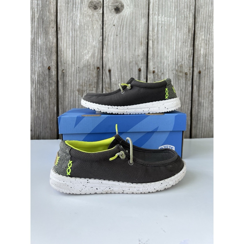 Hey Dude Boys' Wally Y Sport Grid Shoes Size J 1